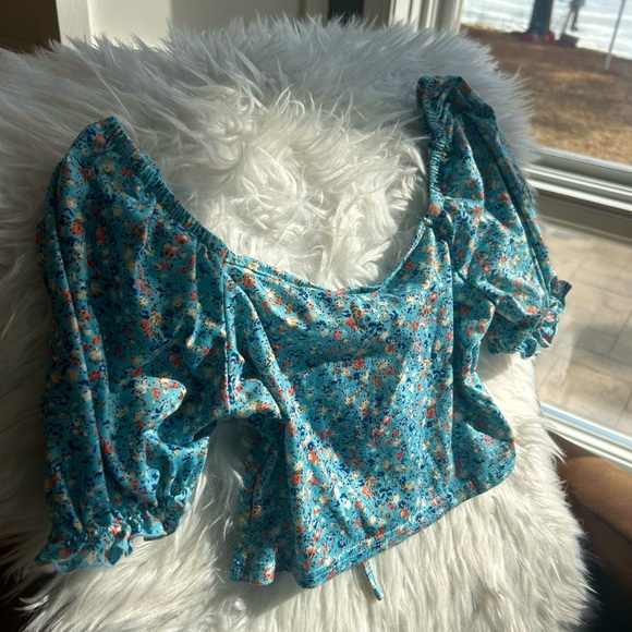 Turquoise Blue Floral Top w/ Scrunch Sleeves and Bow Tie Detail size Small - Picture 6 of 8